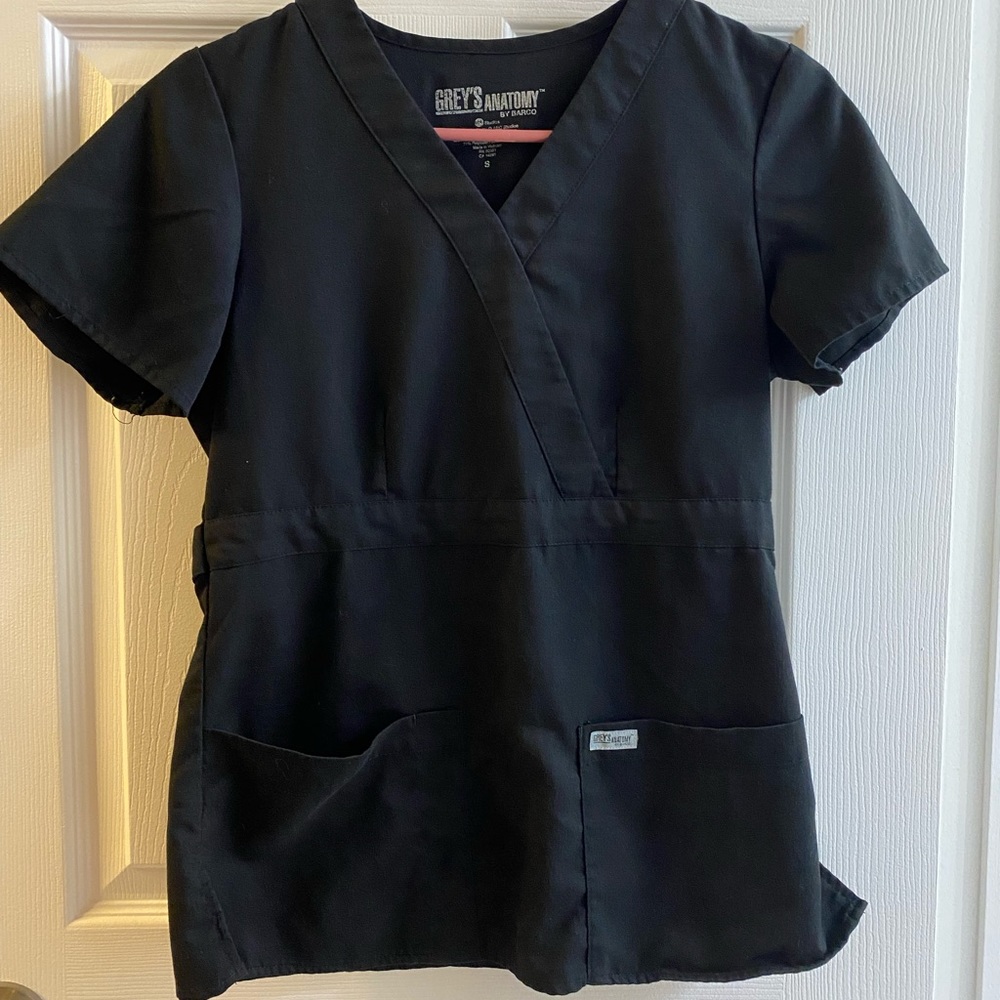 Grey’s Anatomy by Barco Black V-Neck T-Shirt Pocketed Scrub Top Size Small